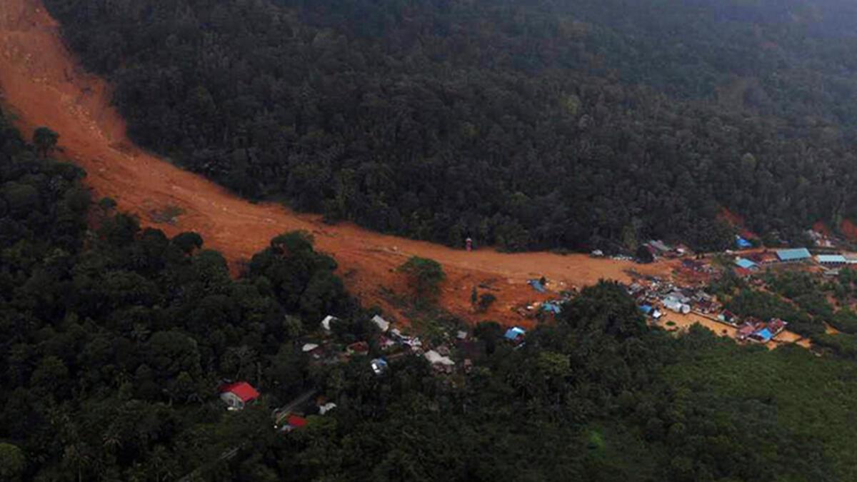 Endonezya'daki toprak kaymasında can kaybı 36'ya yükseldi