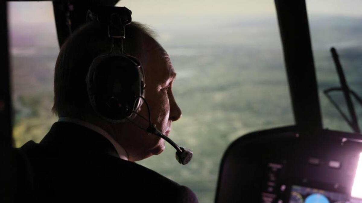 Rusya Devlet Lideri Putin uçuş simülatörü kullandı
