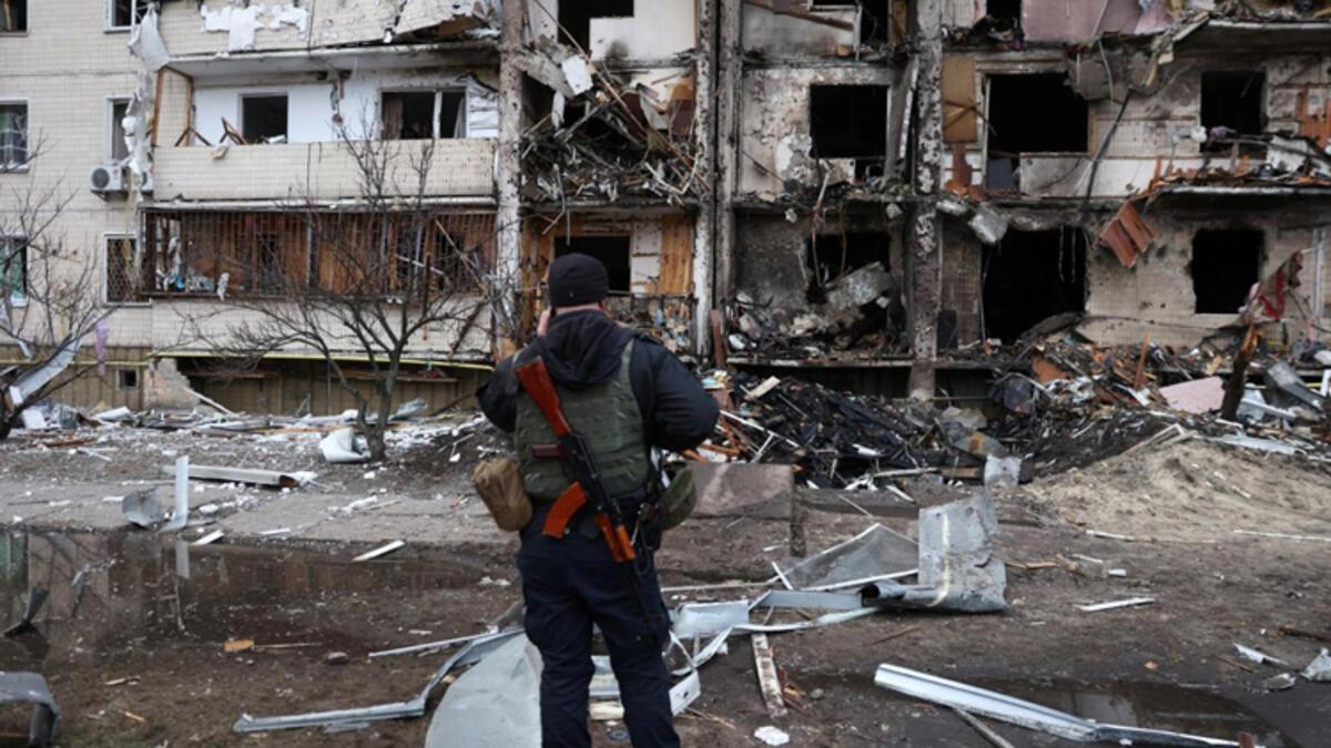 Rusya, Zaporijya'da 9 katlı apartmanı vurdu: 1 meyyit, 25 yaralı