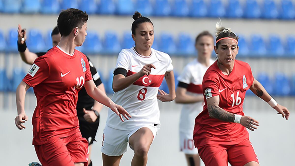 A Ulusal Bayan Futbol Ekibi, Azerbaycan ile berabere kaldı