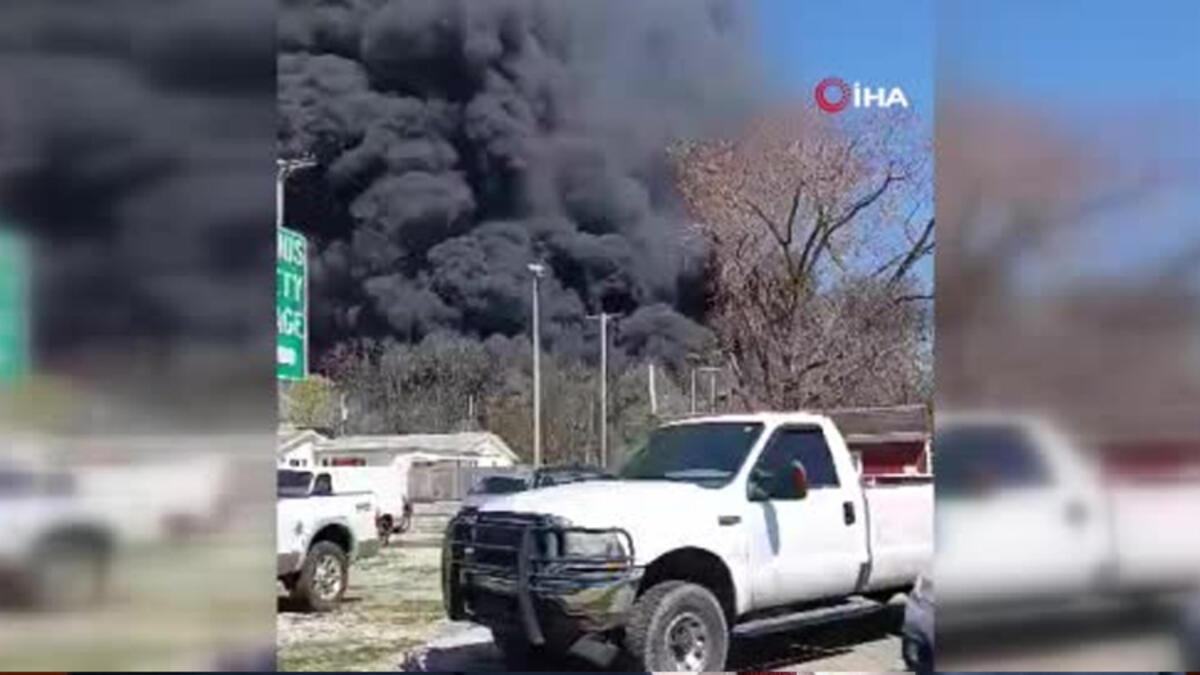 ABD'de geri dönüşüm tesisindeki yangından zehirli duman yayılıyor