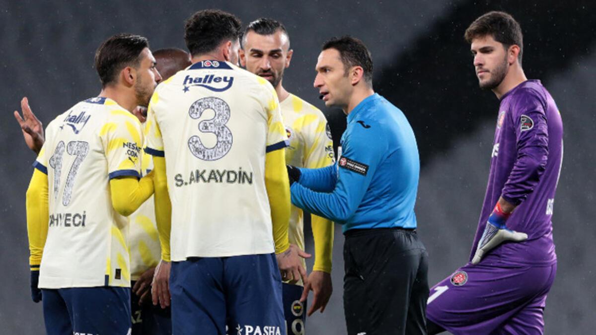 Fatih Karagümrük - Fenerbahçe maçında çok konuşulan penaltı kararı! Bir gol iptal edildi...