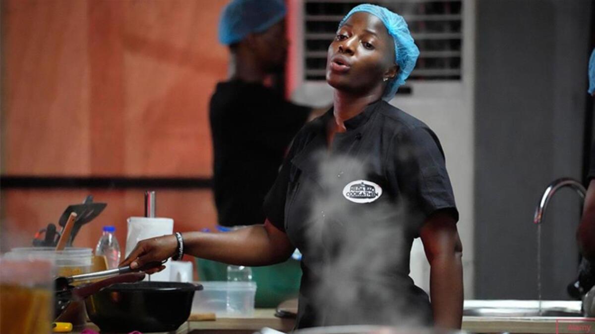100 saat boyunca yemek yapan Nijeryalı şef rekor kırdı