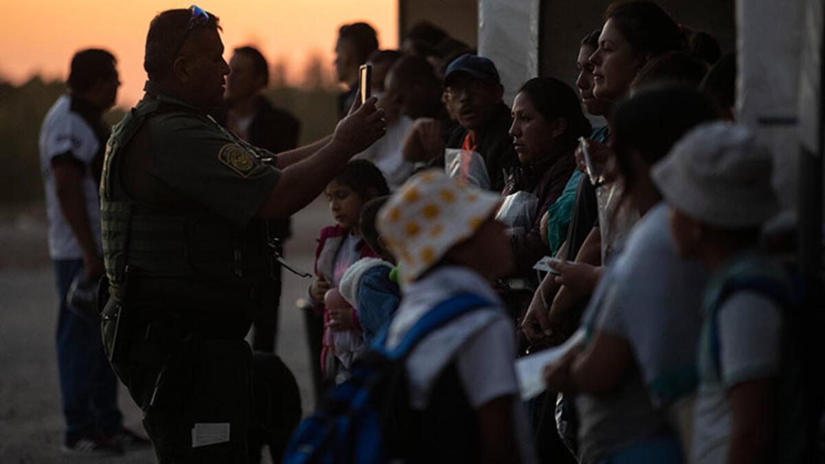 ABD-Meksika hududuna 60 binden fazla göçmen akın etti