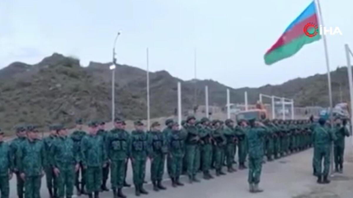 Azerbaycan, Laçın Koridoru'nun başlangıcındaki hudut denetim noktasına bayrak dikti
