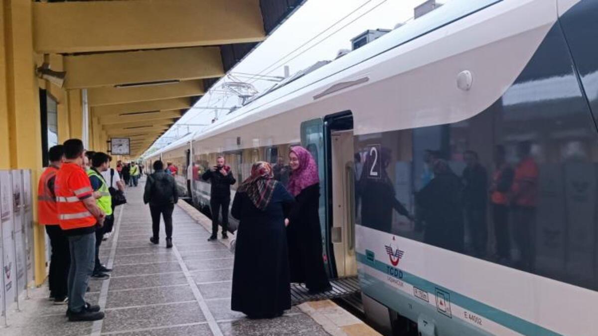 Bakan Karaismailoğlu: 3'üncü tren setinin bu yılın 3'üncü çeyreğinde hazır hale getirilmesi planlanıyor