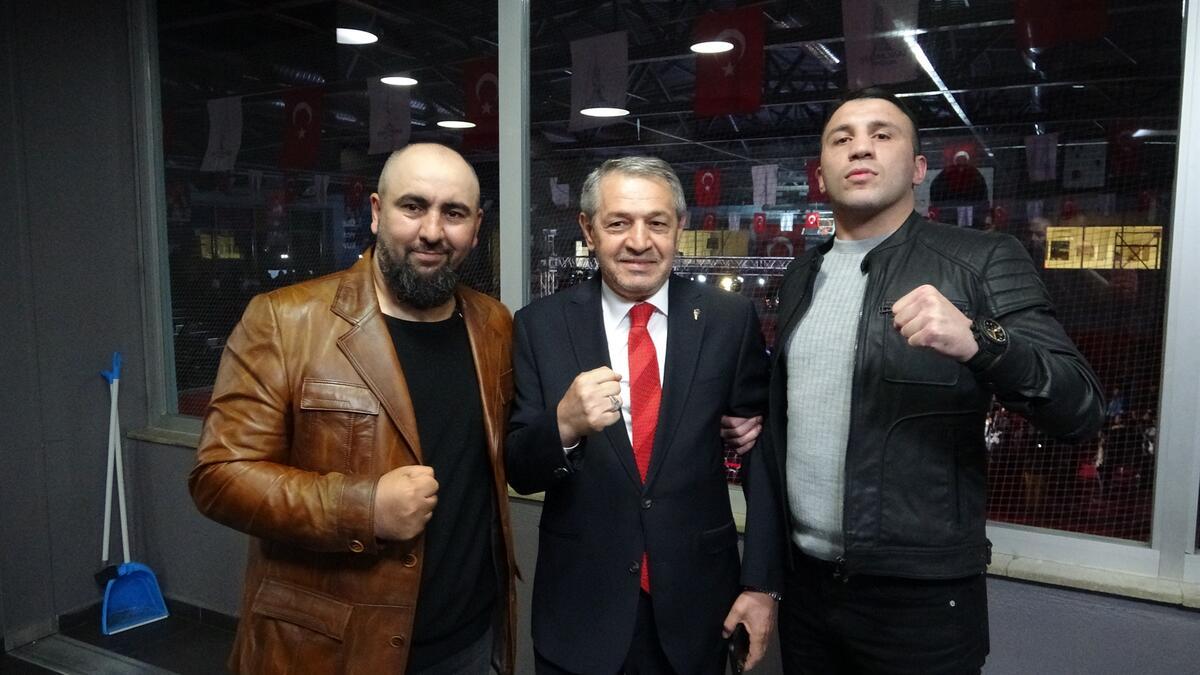 Boks Federasyonu Lideri Eyüp Gözgeç: Avni Yıldırım tekrar boksa dönüyor