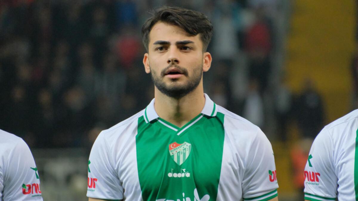 Bursaspor'da 3 futbolcunun kontratı yenilendi