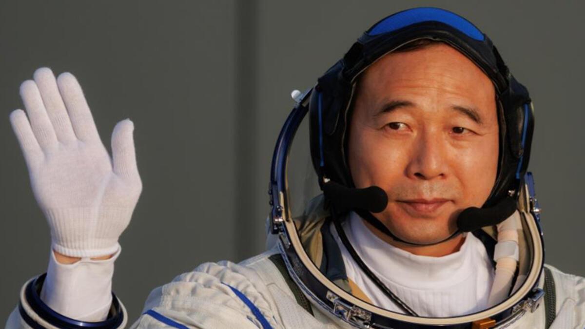 Çin, uzaya birinci sivil astronotu gönderdi