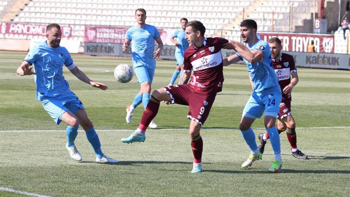Erzurumspor, Bandırmaspor'u 4 golle geçti