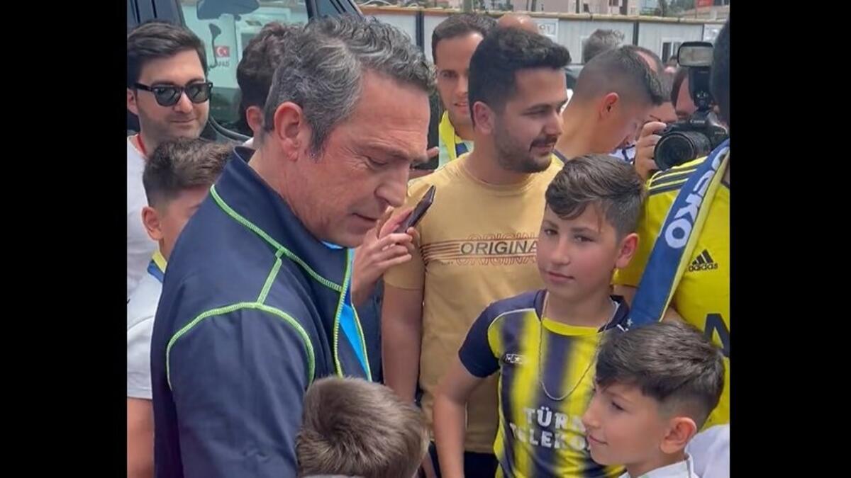 Fenerbahçe Lideri Ali Koç, Hatay’da bulunan depremzede çocukları ziyaret etti