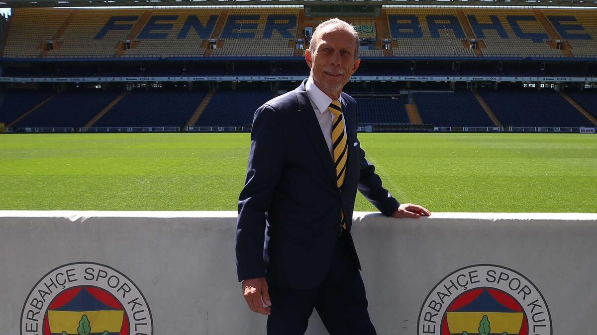Fenerbahçe'den Christoph Daum'a geçmiş olsun iletisi