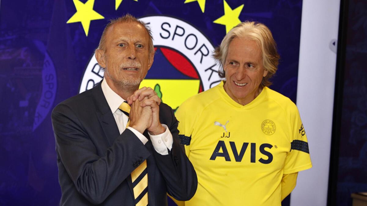 Fenerbahçe'nin eski teknik yöneticisi Christoph Daum: Umuyorum ki Fenerbahçe bu yıl şampiyonluğu kazanır