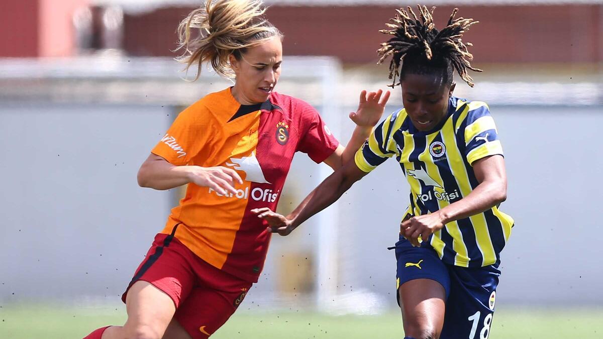 Galatasaray'ı geçen Fenerbahçe, finale yükseldi! (Kadın Futbol Harika Ligi)
