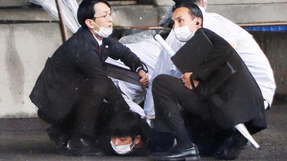 Japonya’da ikinci ‘Abe’ korkusu! Başbakan konuşurken sis bombası attı