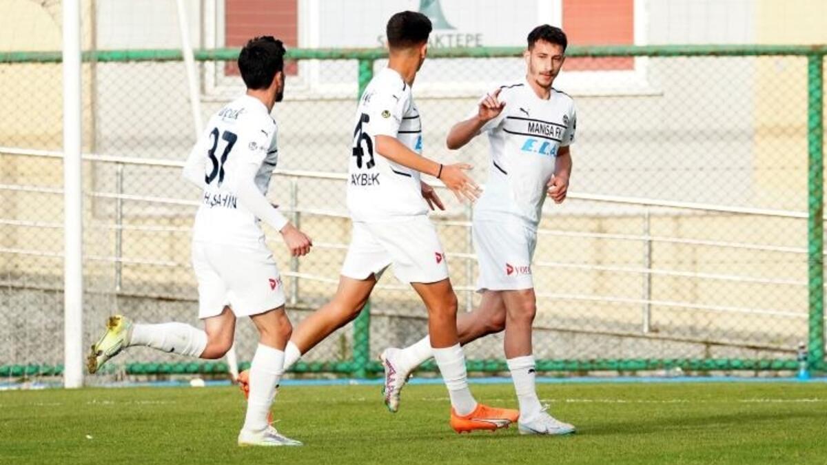 Manisa FK play-off umudunu son maça taşıdı