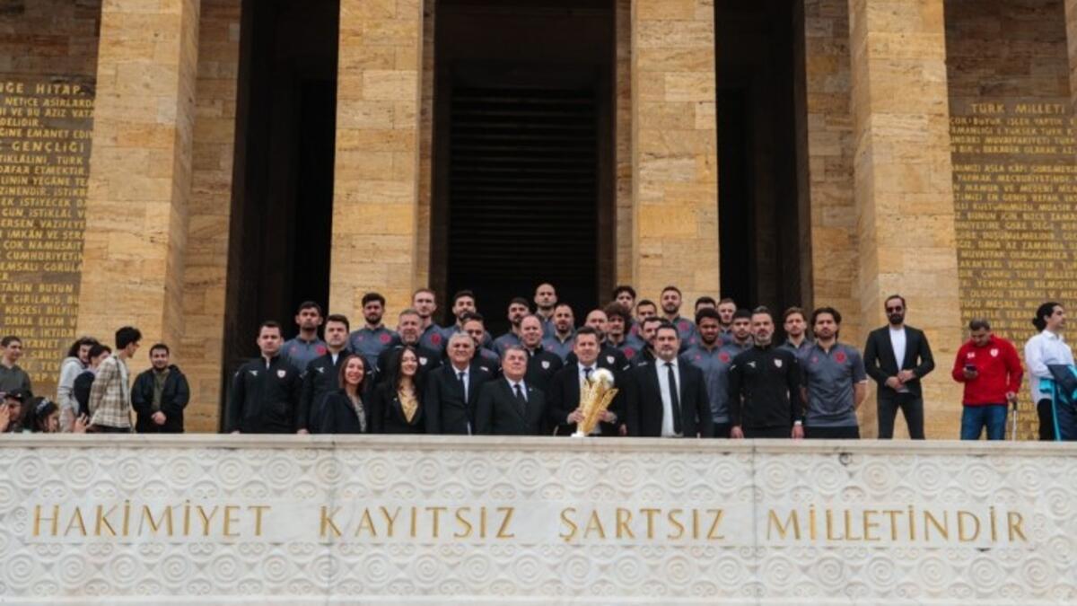 Samsunspor'un şampiyonluk kupası Anıtkabir'de
