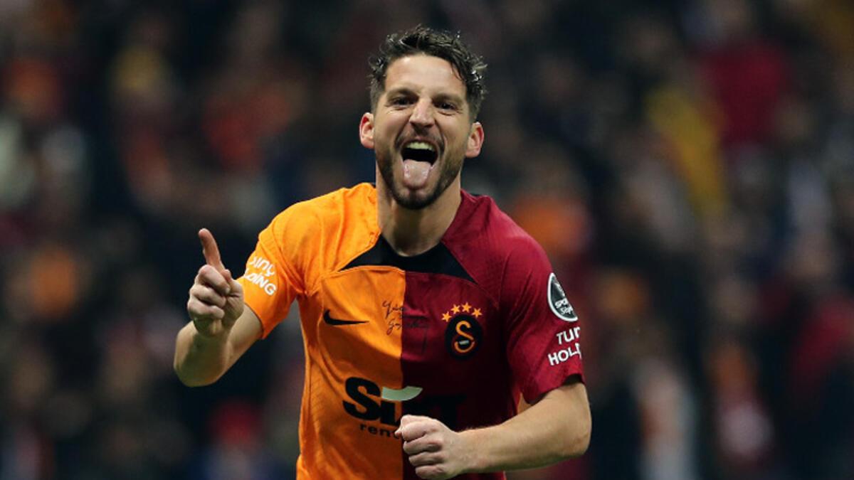 Son Dakika: Dries Mertens 1 yıl daha Galatasaray'da!