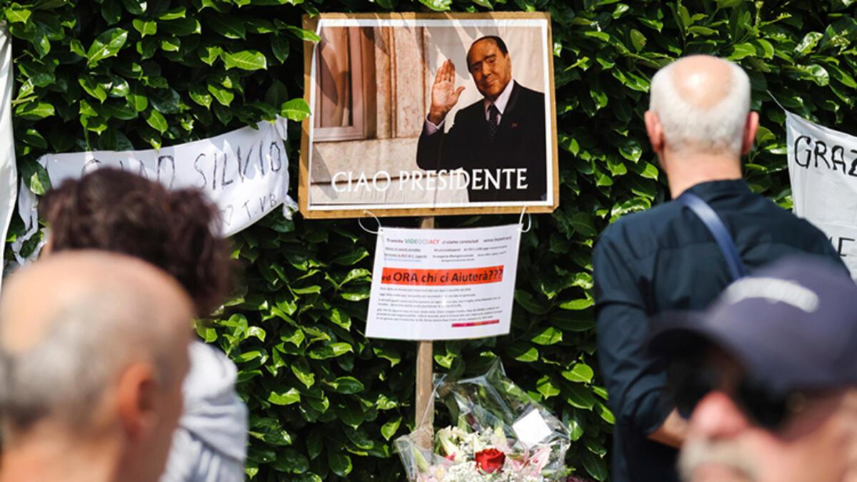 Berlusconi’nin cenazesi yakıldı, külleri villasındaki mozolede saklanacak
