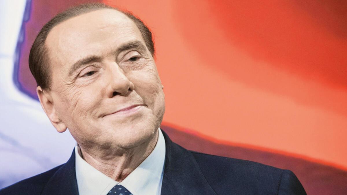 İtalya’da bir zamanın sonu! Skandalların ismi Berlusconi öldü