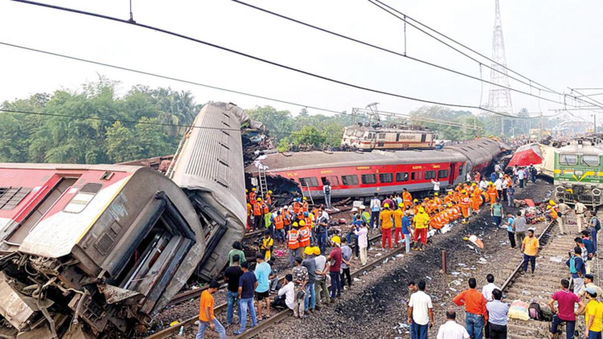 Katliam üzere tren kazası: 288 meyyit 900 yaralı