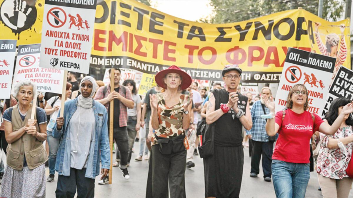Yunanlar AB’yi protesto etti! En az 500 göçmen kayıp