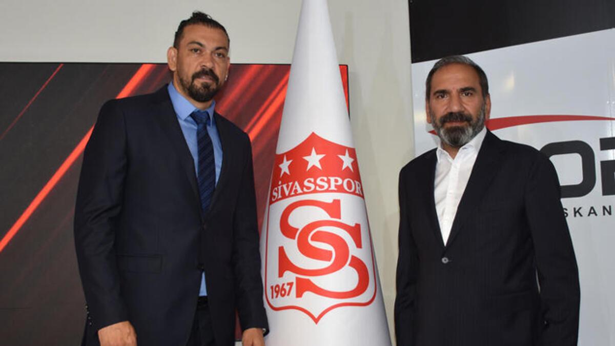 Sivasspor, Servet Çetin ile mukavele imzaladı
