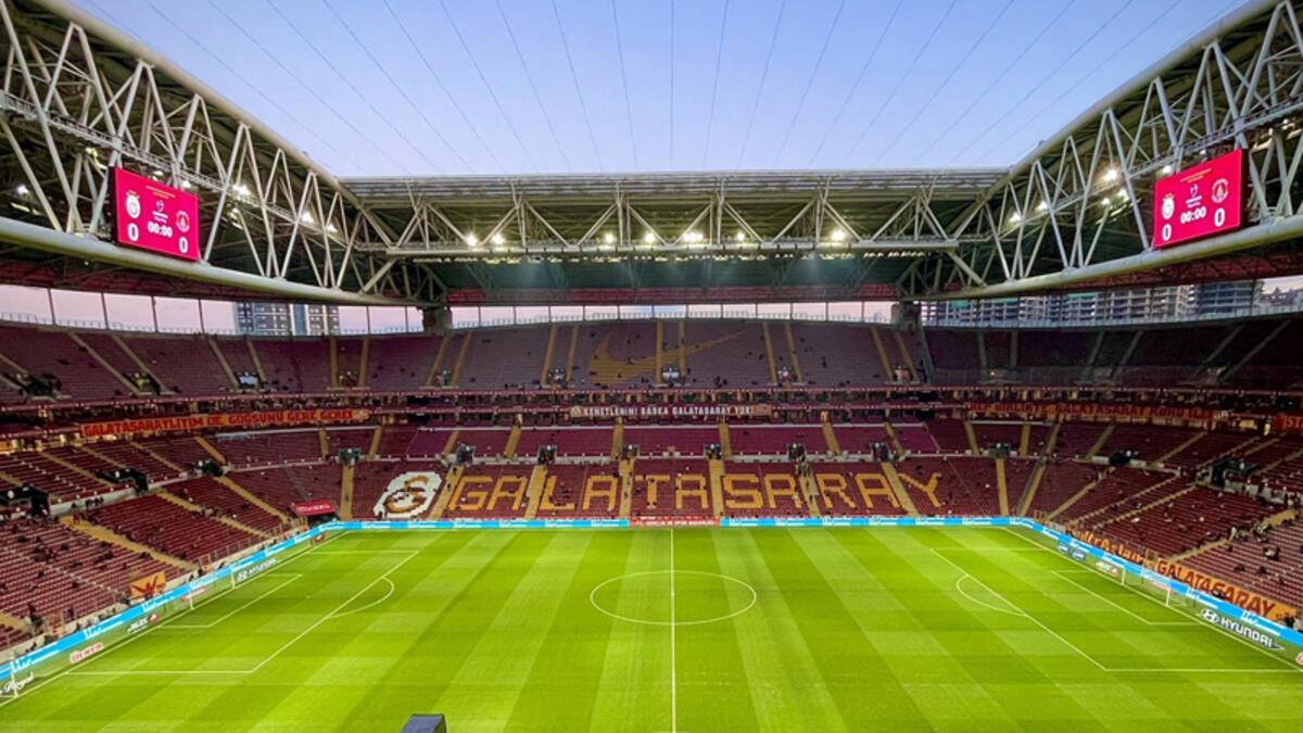 Son Dakika: Galatasaray, stat isim ve forma sponsorlukları sonrası kasaya girecek çılgın sayısı KAP'a bildirdi