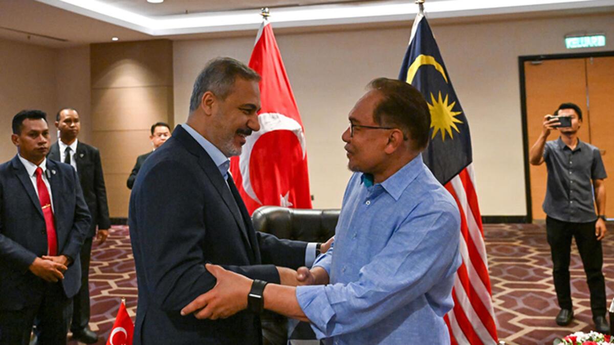 Bakan Fidan'dan Malezya'da kritik temaslar
