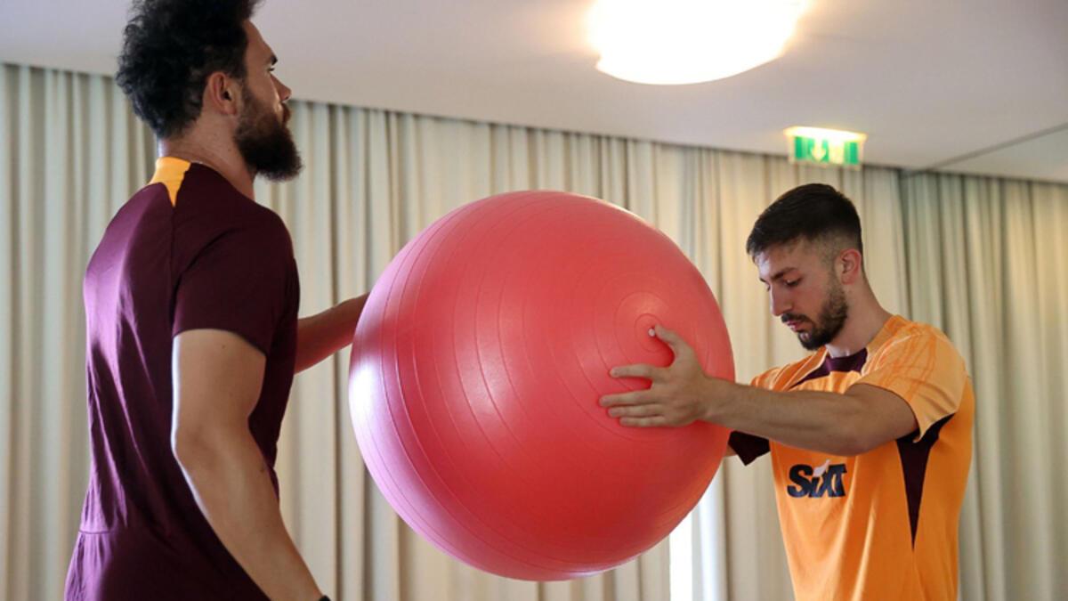 Galatasaray'ın yeni transferi Halil Dervişoğlu kampa katıldı