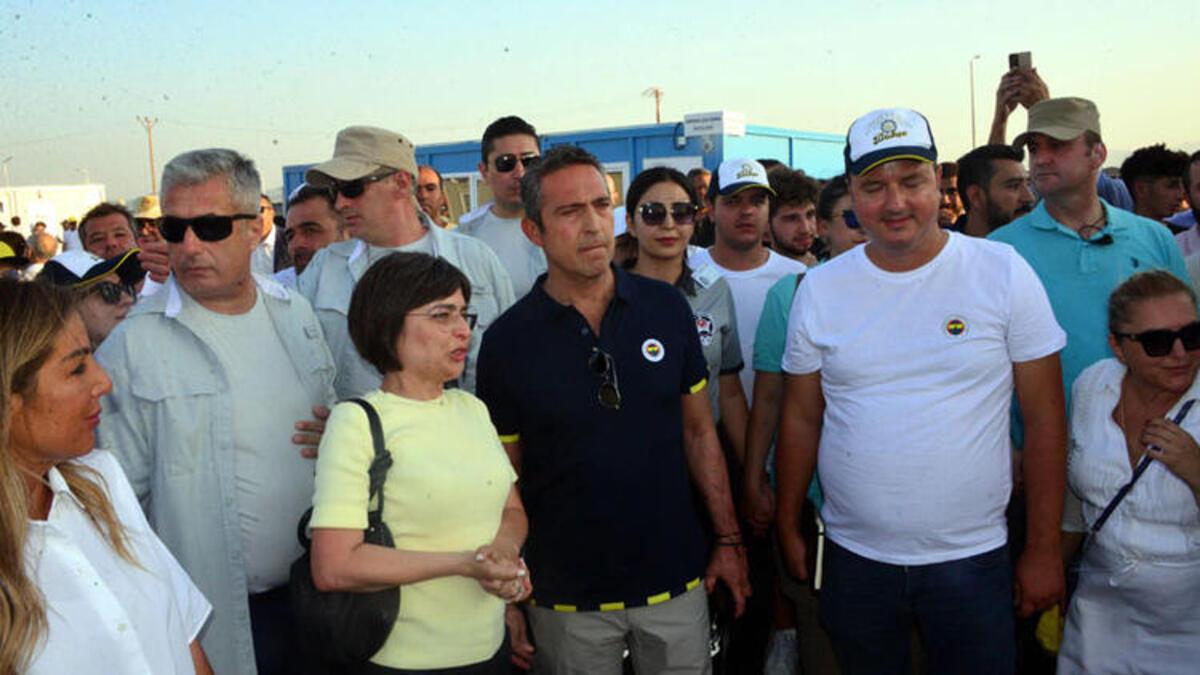 Fenerbahçe Lideri Ali Koç, Kahramanmaraş'taki konteyner kentin açılışını yaptı