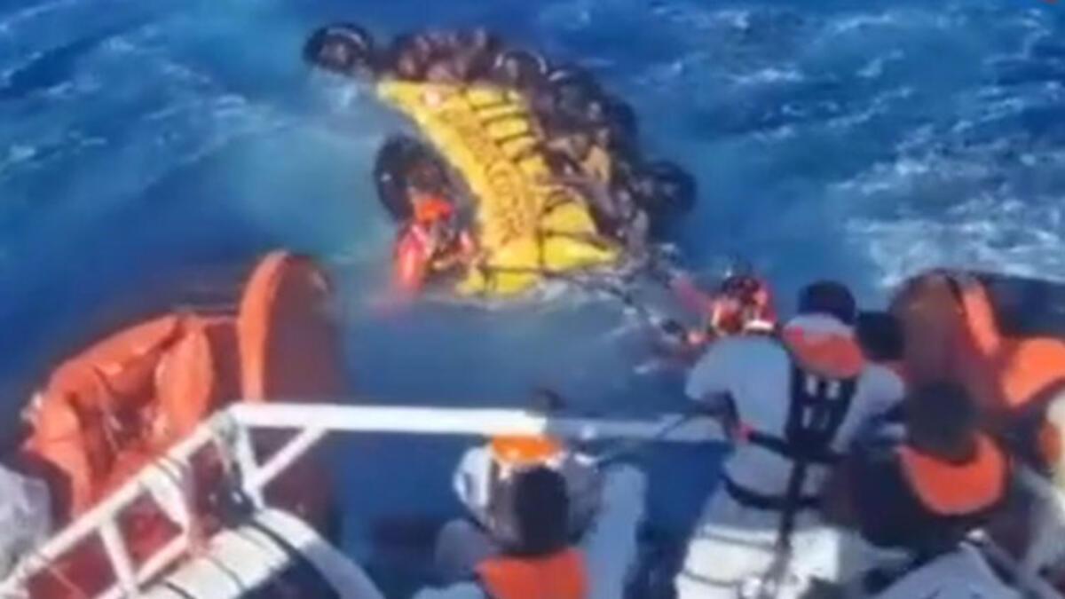 İtalya'da iki göçmen teknesi battı: 2 meyyit, 31 kayıp