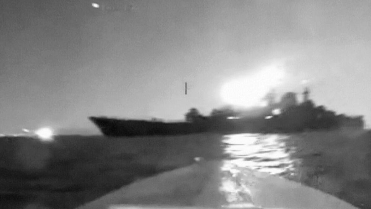 Karadeniz’de savaş büyüyor! Ukrayna, Rus gemisini vurdu