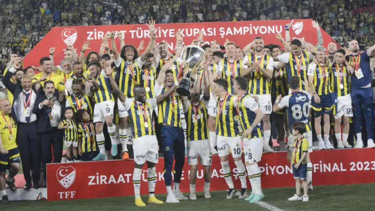 Son Dakika: Fenerbahçe'ye 5 yıldızlı forma için 'ihtar' cezası!