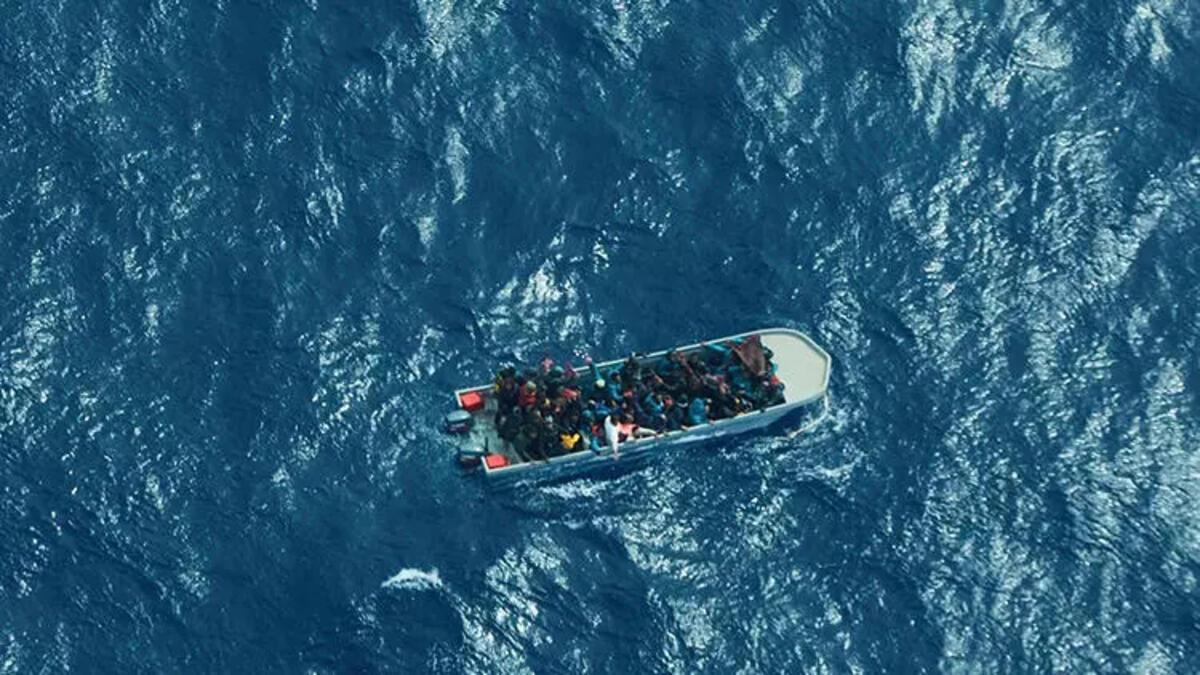Tunus'ta göçmen teknesi battı: 11 meyyit, 42 kişi aranıyor...