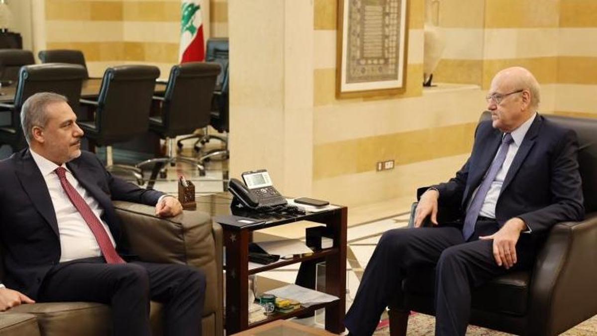 Bakan Fidan, Lübnan Başbakanı Mikati ile bir ortaya geldi