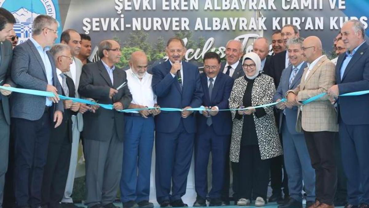 Bakan Özhaseki Kayseri'de: Mescitlerimiz, Anadolu’da medeniyetimizin vurulmuş mühürleridir