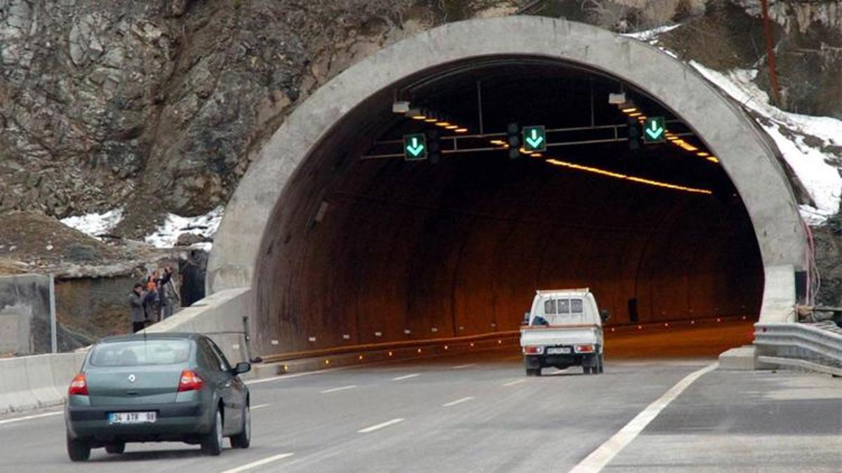 Bolu Dağı Tüneli kapalı mı? Bolu Tüneli ne vakit kapanacak ve ne vakit açılacak? Bakanlıktan duyuru