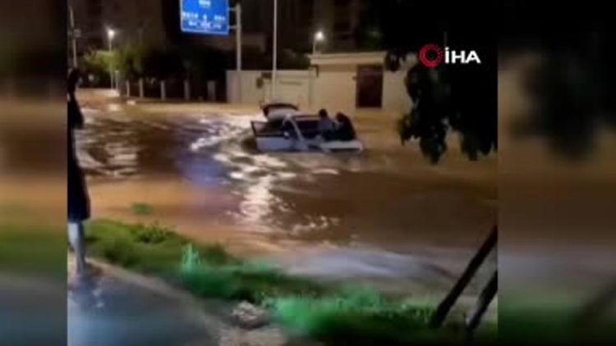 Çin'de Haikui alarmı: Cadde ve sokaklar sular altında kaldı