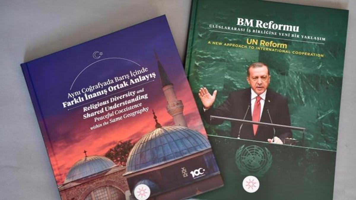Erdoğan'dan BM önderlerine 'Aynı Coğrafyada Barış İçinde Farklı İnanış Ortak Anlayış' ve 'BM Reformu' kitapları