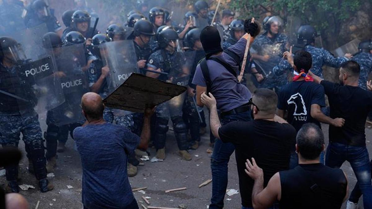 İmgeler Lübnan'dan... Ermeniler polisle çatıştı
