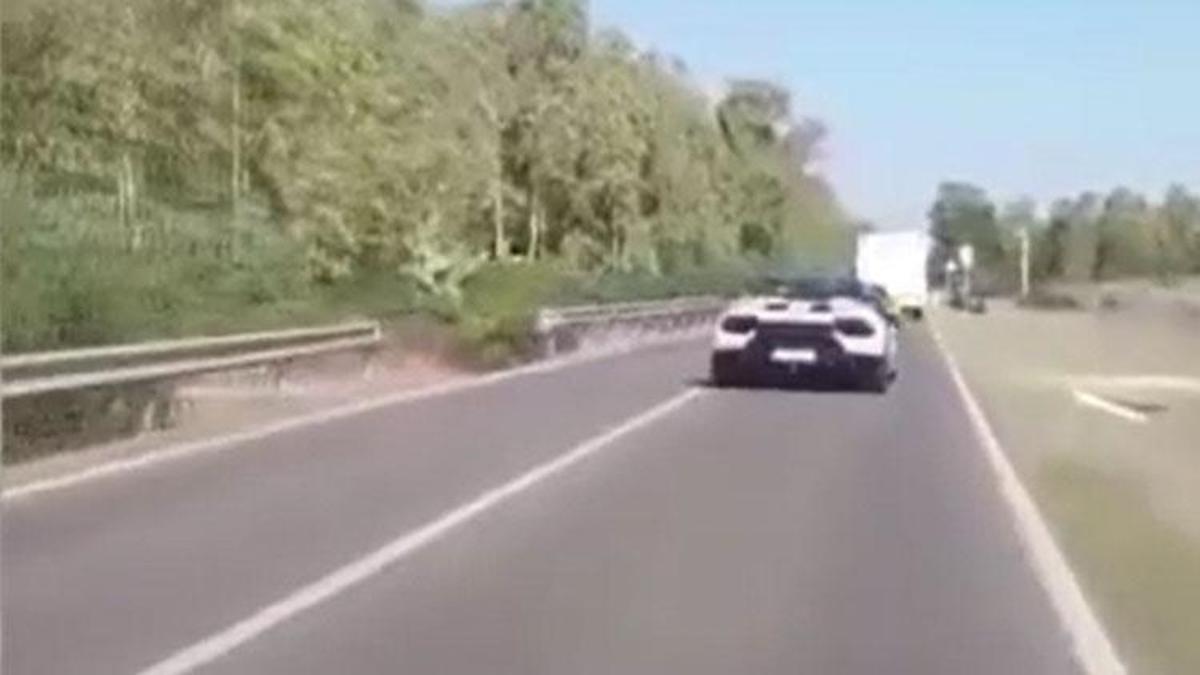 İtalya’da muhteşem araba tipi sırasında feci kaza: 2 meyyit