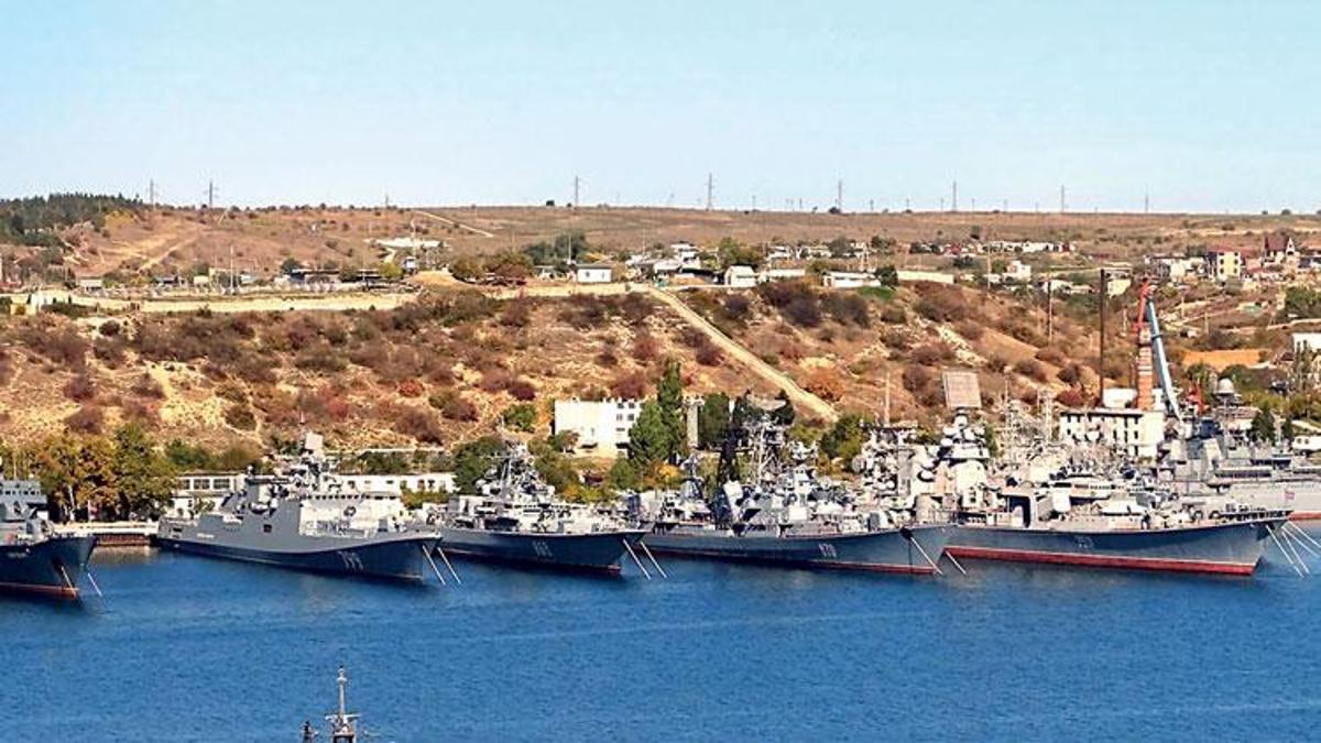 Kırım donanması inançlı bölgeye çekiliyor: Rusya’dan Karadeniz’de savunma adımı