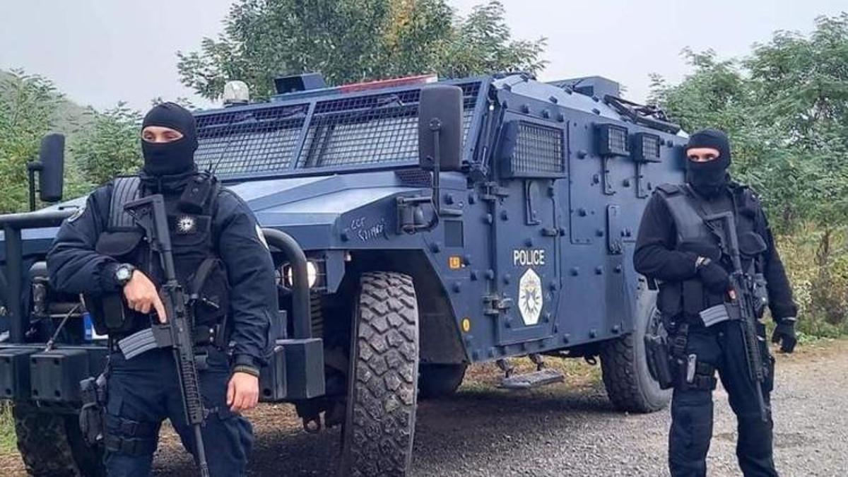 Kosova'da tansiyon yükseliyor: Sırplar polis noktasına saldırdı: 1 meyyit