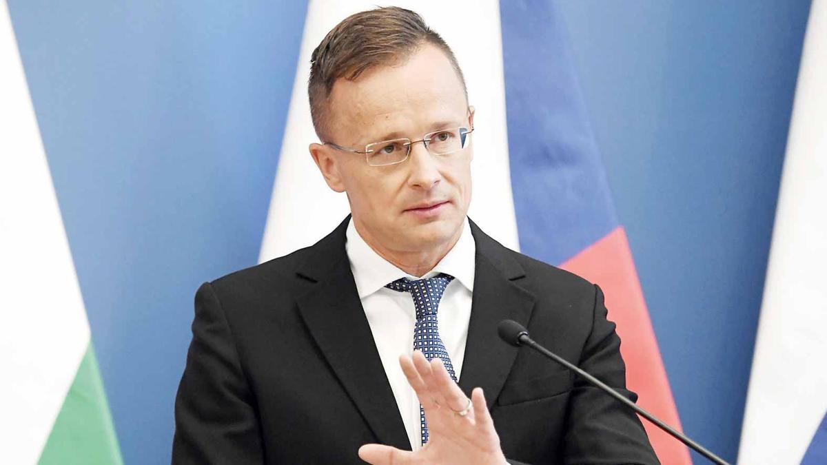 Macaristan İsveç’in NATO yolunu uzatıyor