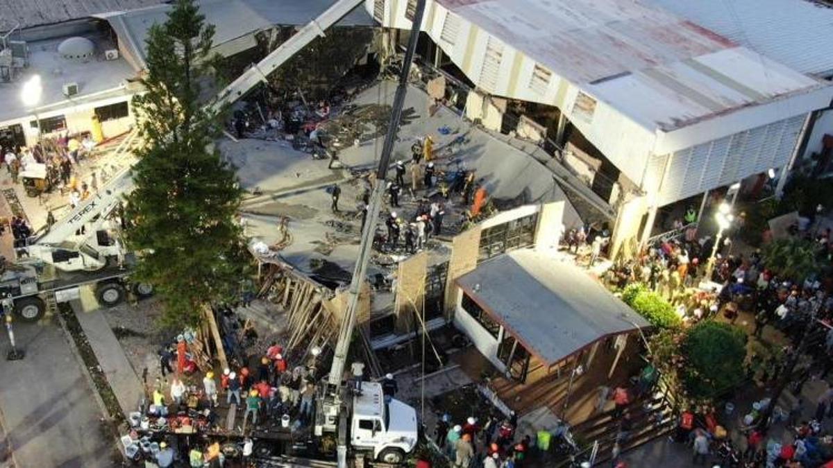Meksika'da facia... Kilisenin çatısı çöktü: 9 meyyit, 50 yaralı