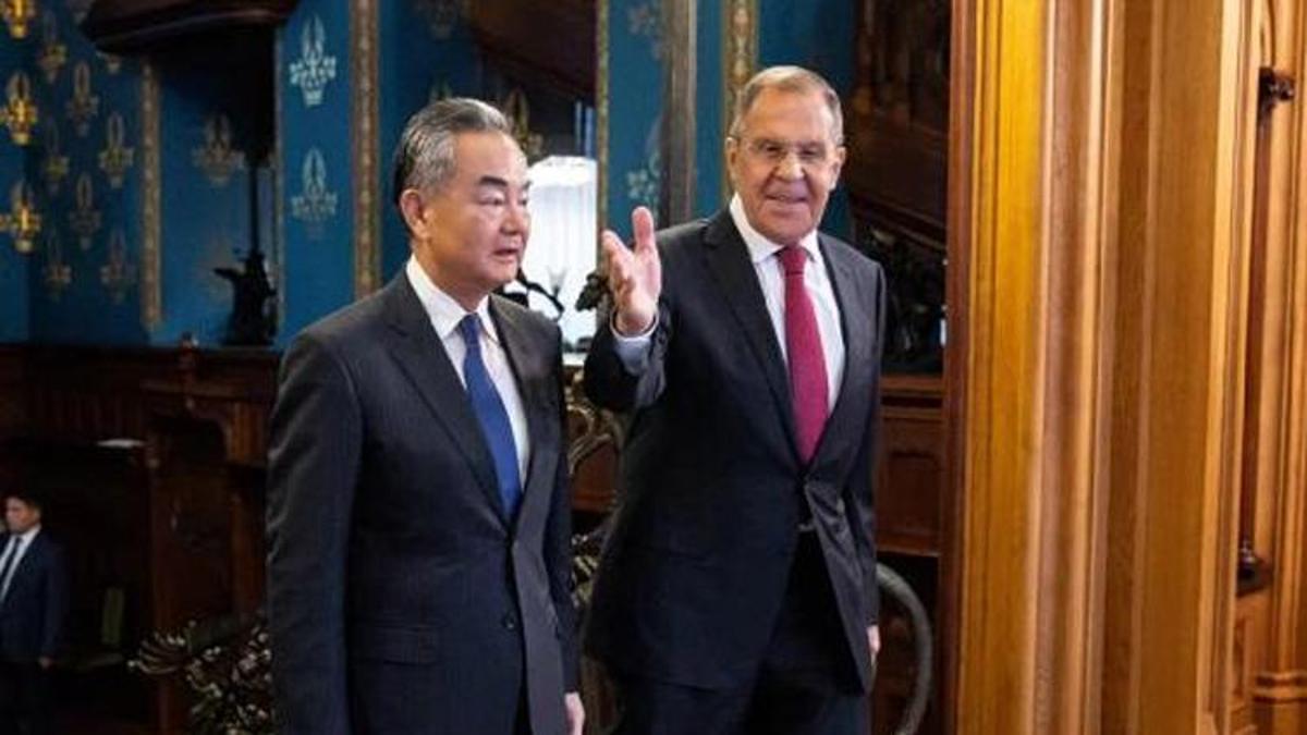 Rusya ve Çin ortasında kritik tepe