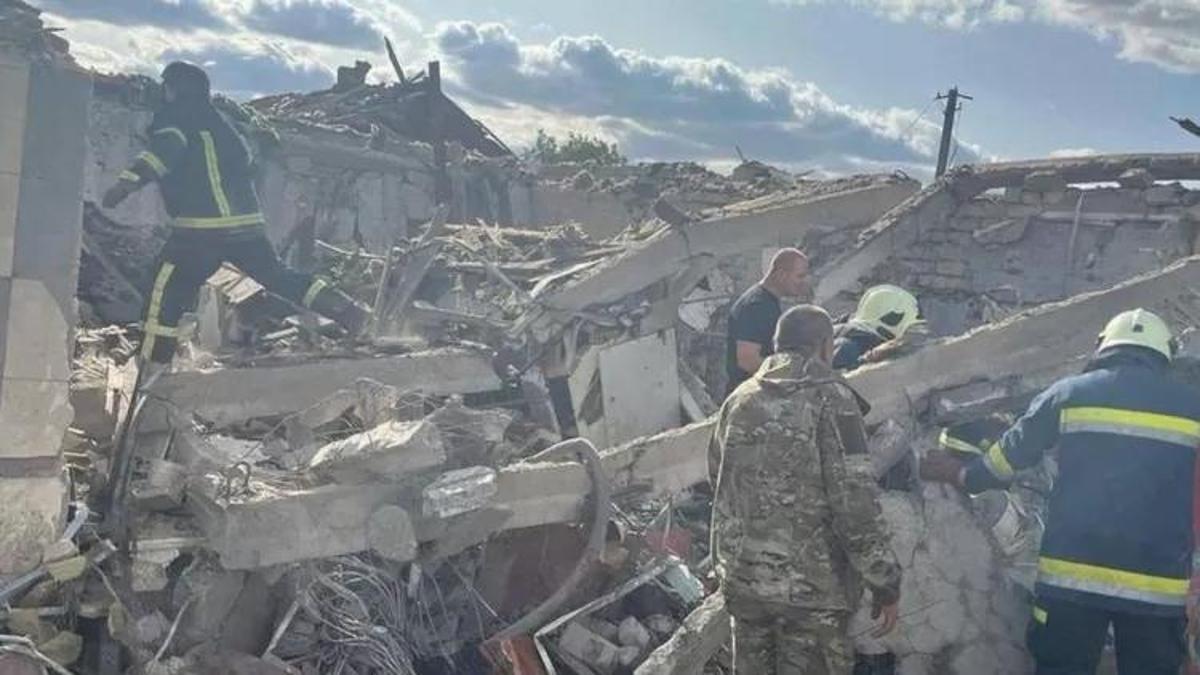 Ukrayna'nın doğusuna füze saldırısı! 49 kişi hayatını kaybetti