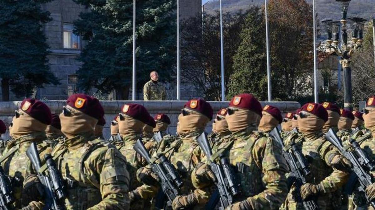 8 Kasım'da Azerbaycan ordusundan gövde gösterisi