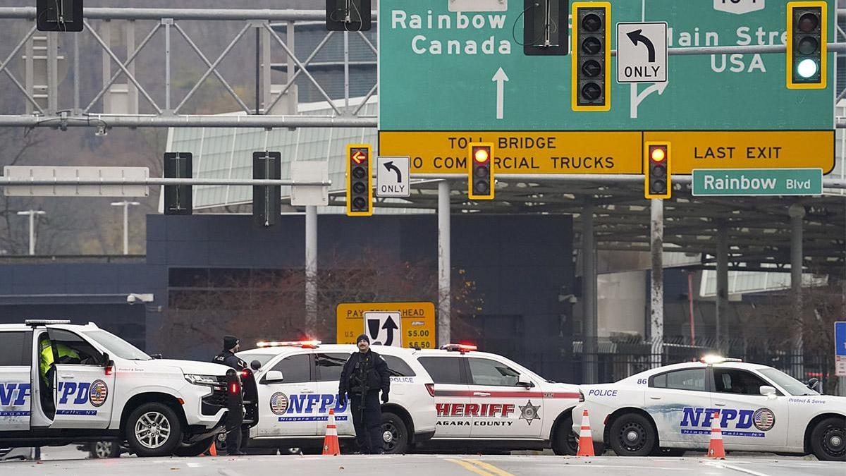 ABD ile Kanada'yı bağlayan Rainbow Köprüsü'nde araç patladı... Hudut kapısı kapatıldı